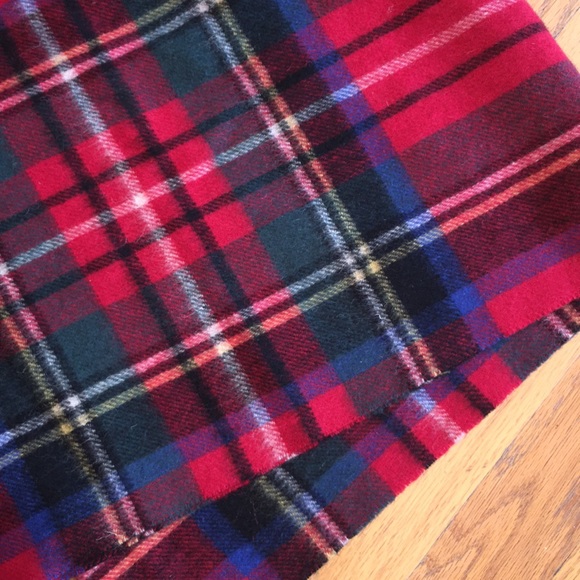 Burberry scarf ♥️💚🖤💙 $ firm solid - Picture 15 of 15